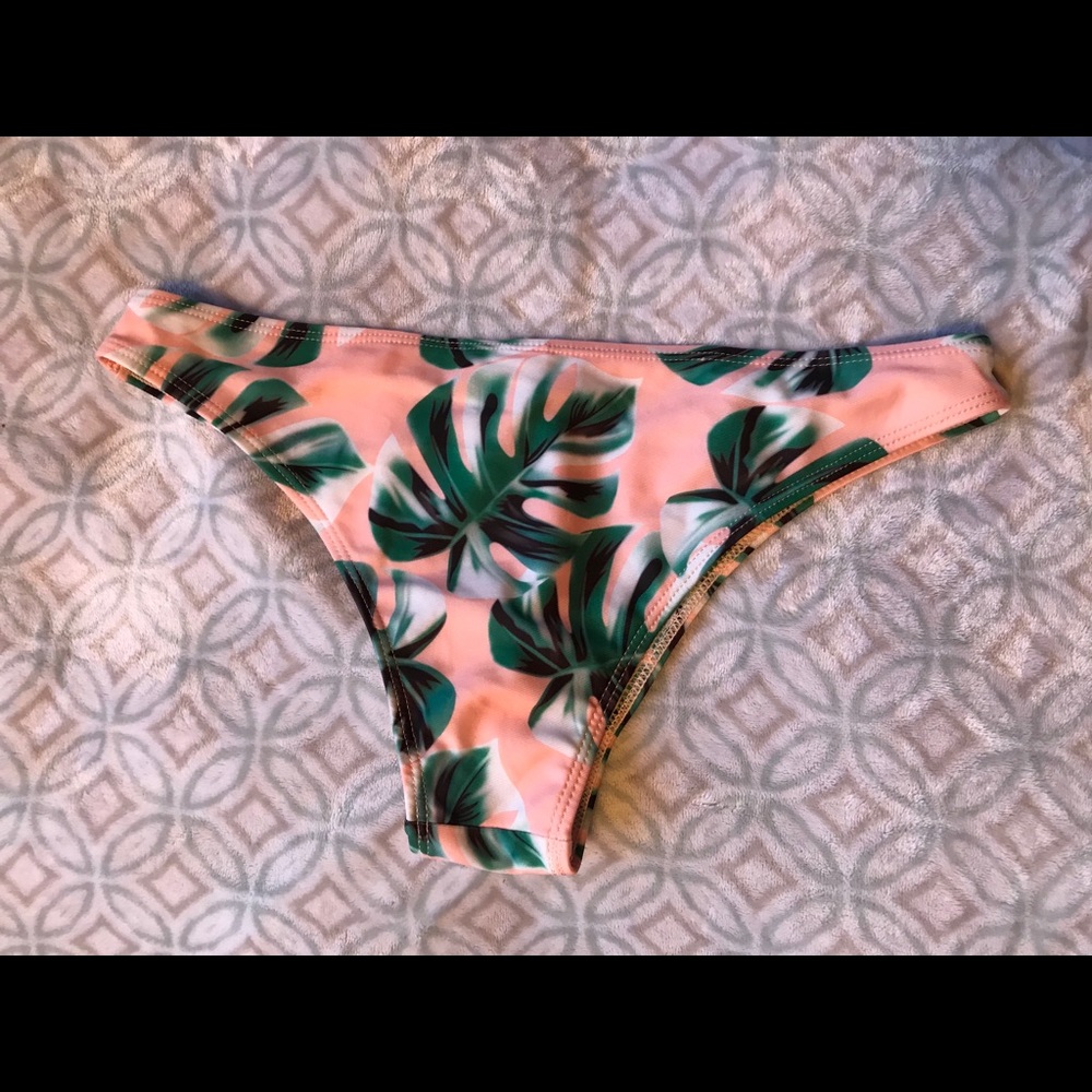 Bikini Bottoms - Picture 2 of 2